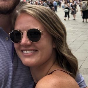 Meet your Posher, Lauren